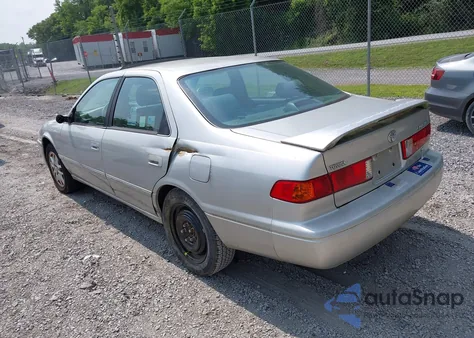 2001 Toyota Camry Xle V6 from USA, damaged, VIN 4T1BF28K81U959631